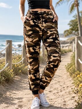 Camo Drawstring Jogger Pants M/L Athleisure Lounge Cargo Streetwear NWT